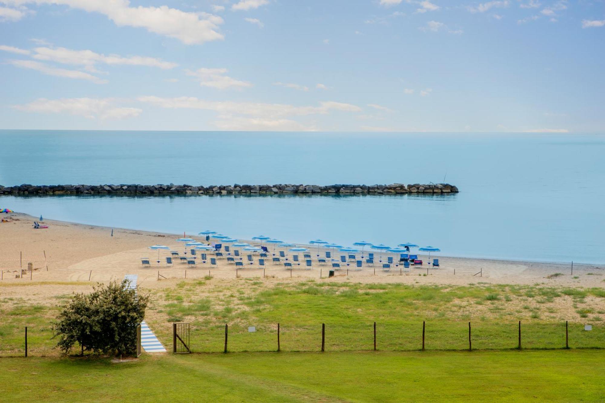 Residence Brezza Di Mare San Benedetto del Tronto Ngoại thất bức ảnh